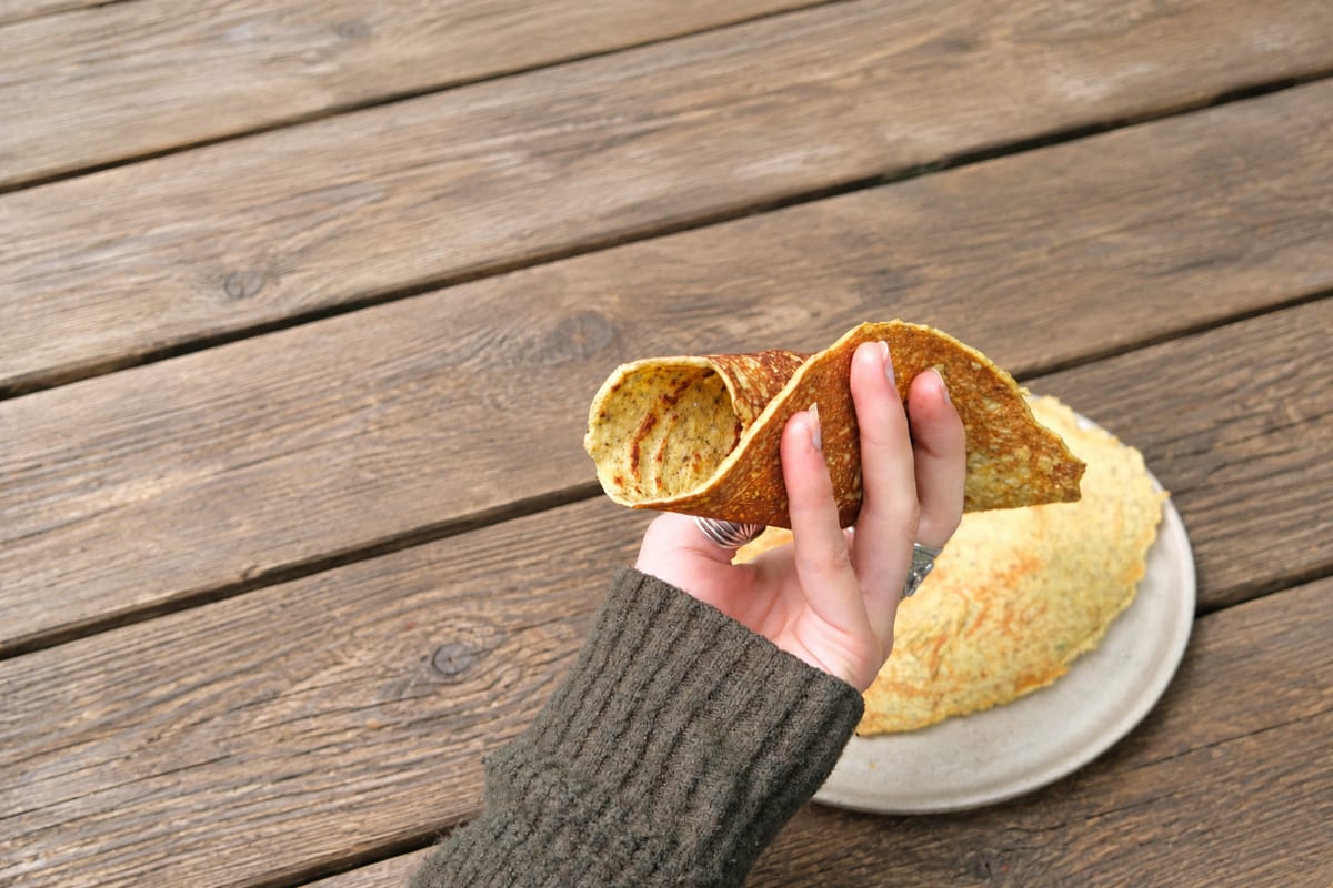 Opgerolde vadouvan curry wrap van Millit, vers uit de pan